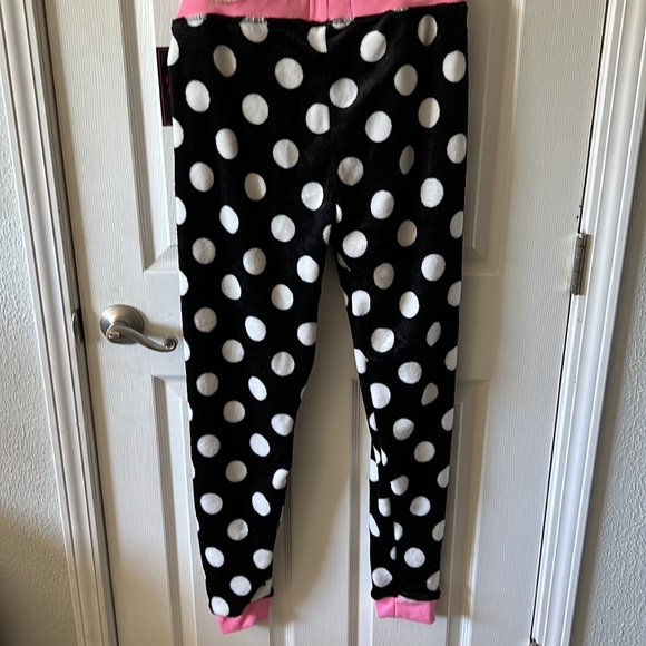 Young woman’s fuzzy black and white polka dot pajama pants - Picture 5 of 5
